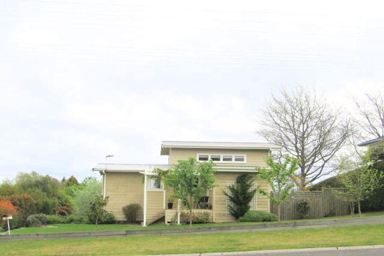 Photo of property in 35 Kotare Street, Hilltop, Taupo, 3330