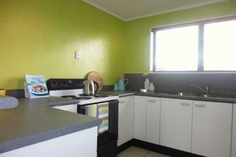 Photo of property in 2/87 Normandale Road, Normandale, Lower Hutt, 5010