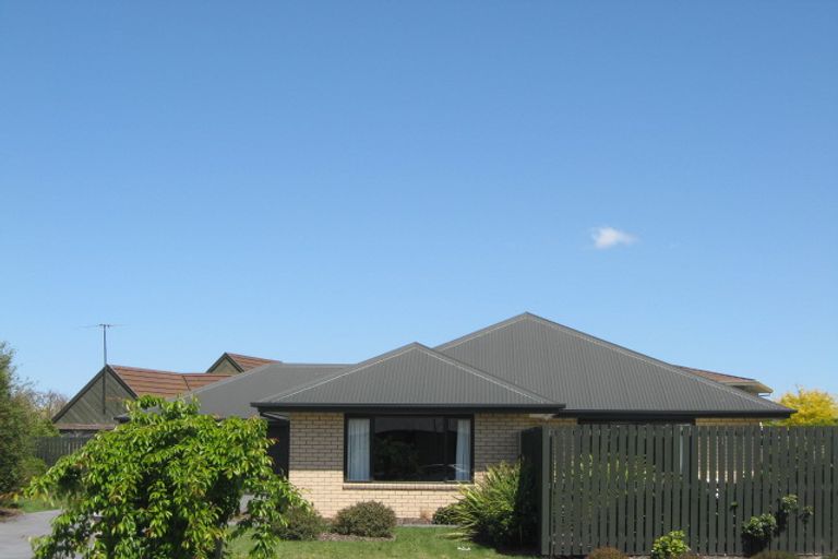 Photo of property in 22 Harrys Way, Redwood, Christchurch, 8051