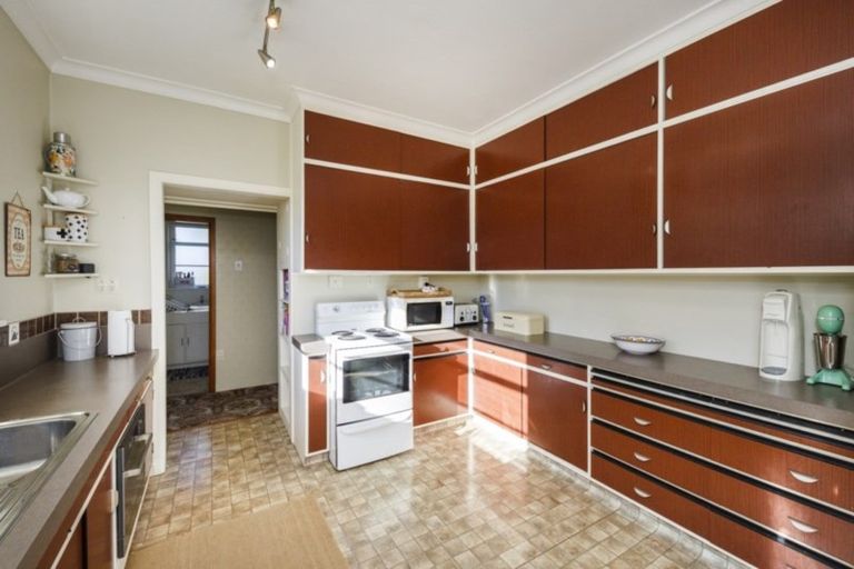 Photo of property in 395 Ruahine Street, Terrace End, Palmerston North, 4410