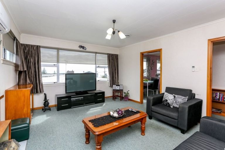 Photo of property in 37b Breakwater Road, Moturoa, New Plymouth, 4310