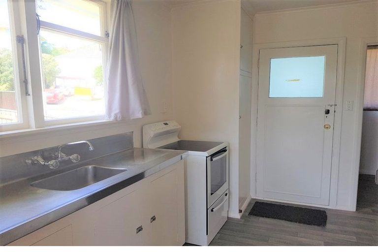 Photo of property in 35 Cornwall Crescent, Cannons Creek, Porirua, 5024