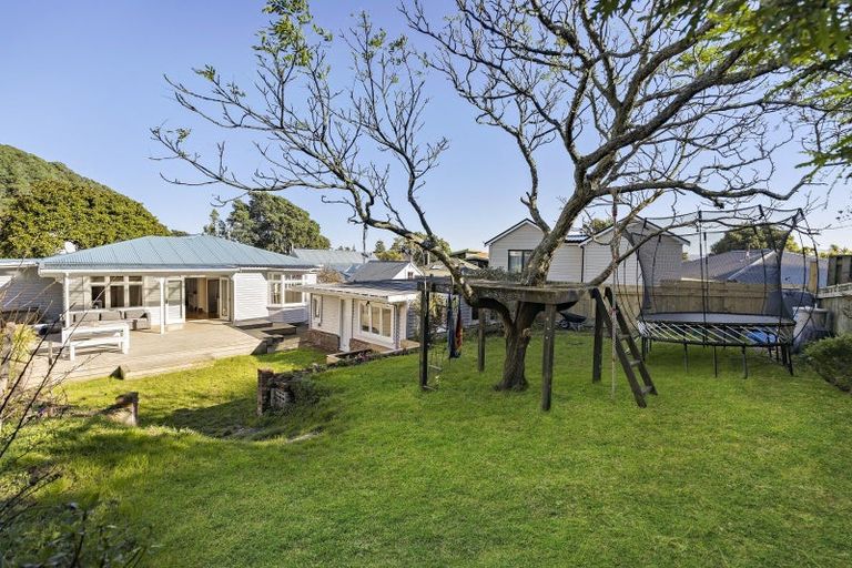 Photo of property in 3 Totara Street, Eastbourne, Lower Hutt, 5013