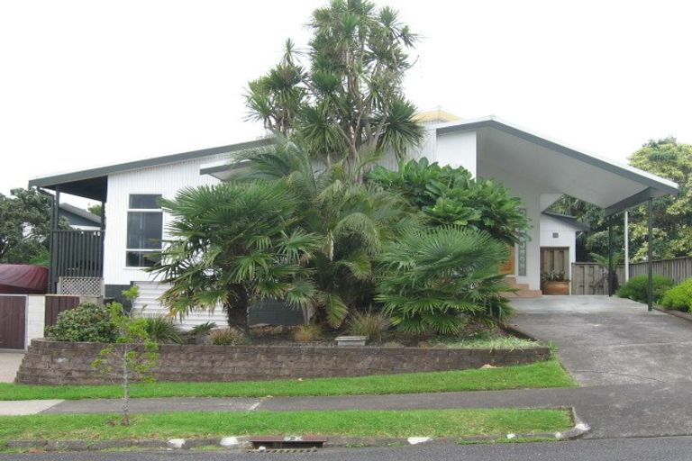 Photo of property in 11 Treeway, Sunnyhills, Auckland, 2010
