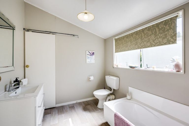 Photo of property in 2 Toop Street, Havelock North, 4130