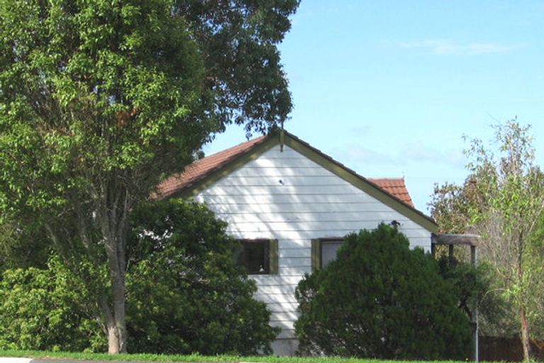 Photo of property in 59 Hobsonville Road, West Harbour, Auckland, 0618