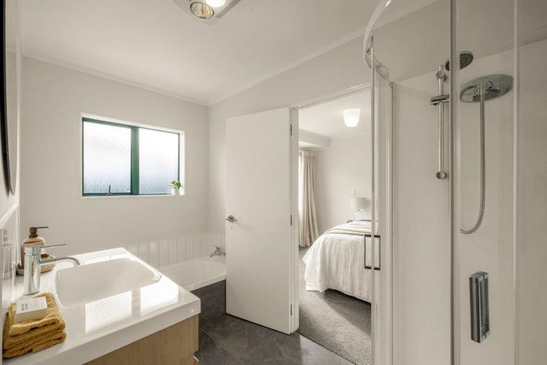 Photo of property in 2 Aldermen Avenue, Papamoa Beach, Papamoa, 3118