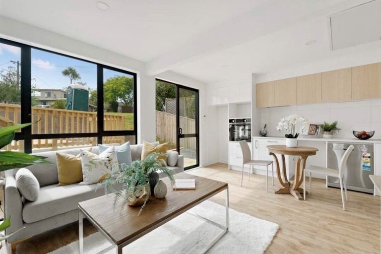 Photo of property in 122c Lancaster Road, Beach Haven, Auckland, 0626