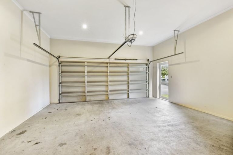 Photo of property in 16 Mcginty Street, Takanini, 2112