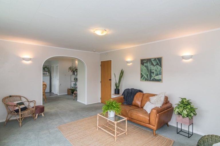 Photo of property in 12 Leybourne Avenue, Waikanae, 5036