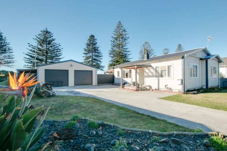 Photo of property in 6 Te Awa Avenue, Te Awa, Napier, 4110