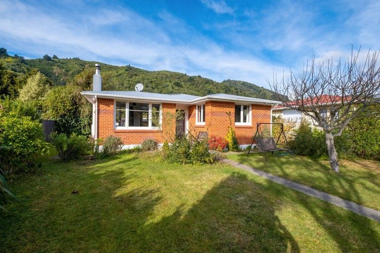 Photo of property in 113a Waikawa Road, Picton, 7220