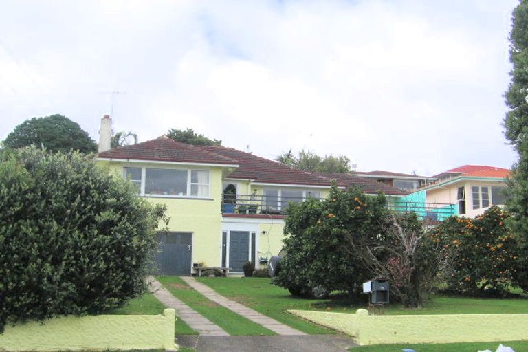 Photo of property in 35 Seaview Road, Otumoetai, Tauranga, 3110