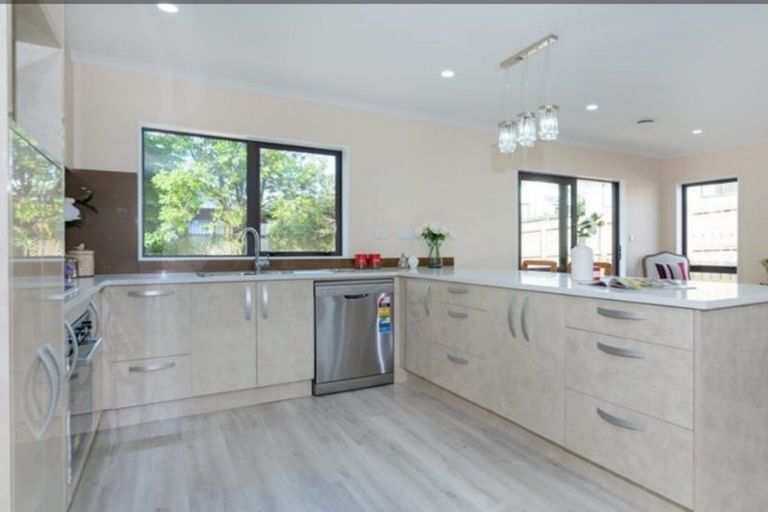 Photo of property in 22a Kamara Road, Glen Eden, Auckland, 0602