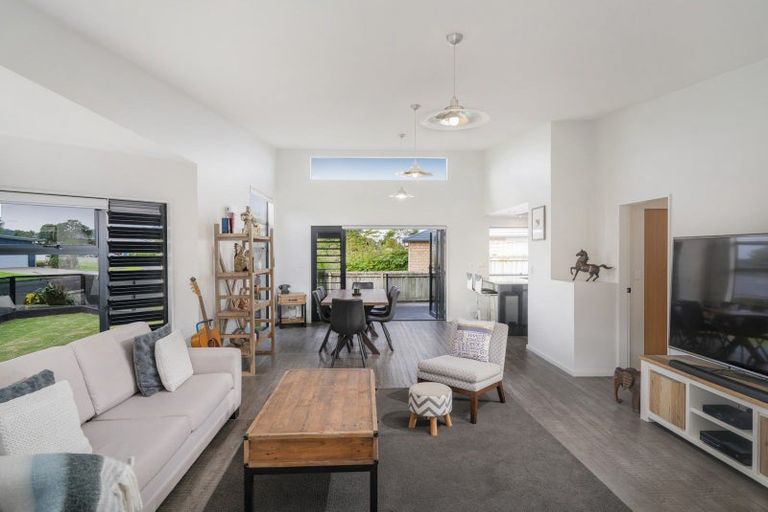 Photo of property in 25 Pacific Place, Whitianga, 3510