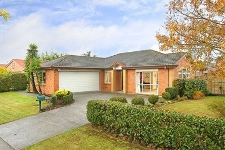 Photo of property in 1 Braestar Court, Henderson, Auckland, 0612