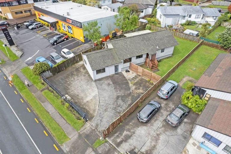 Photo of property in 32 Aviemore Drive, Highland Park, Auckland, 2010