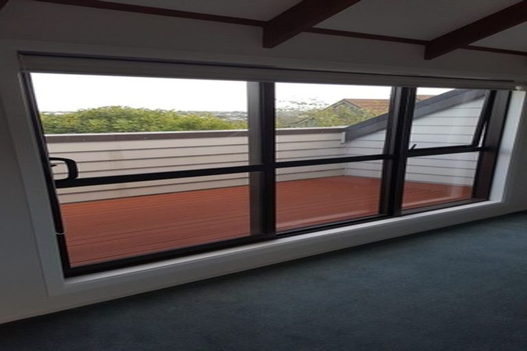 Photo of property in 189 West Harbour Drive, West Harbour, Auckland, 0618