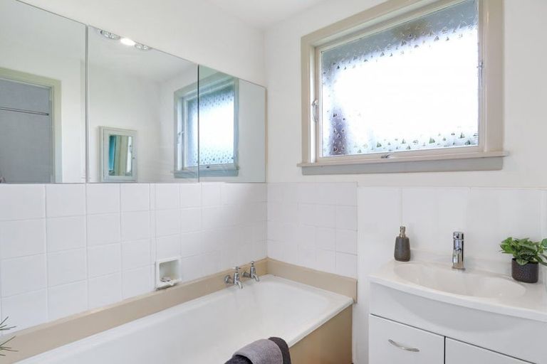 Photo of property in 29 Oldwood Street, Bishopdale, Christchurch, 8053