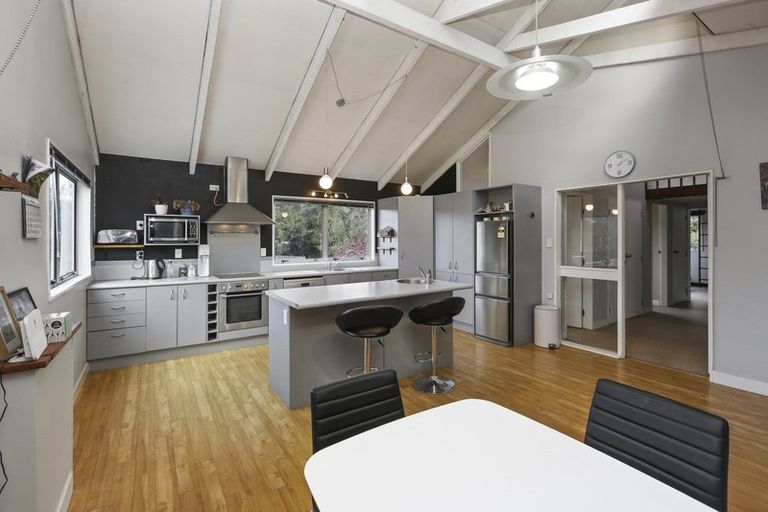 Photo of property in 12 Govett Avenue, Frankleigh Park, New Plymouth, 4310