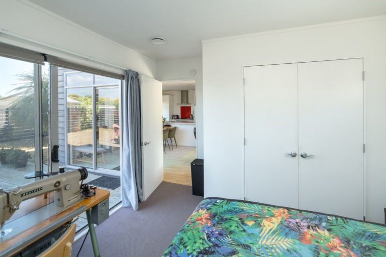 Photo of property in 43 Sackville Street, Martinborough, 5711