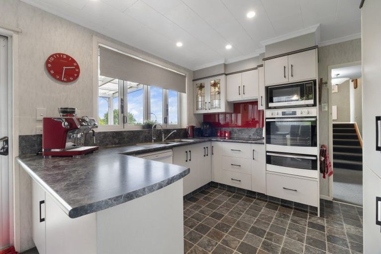 Photo of property in 24 Mills Street, Eltham, 4322