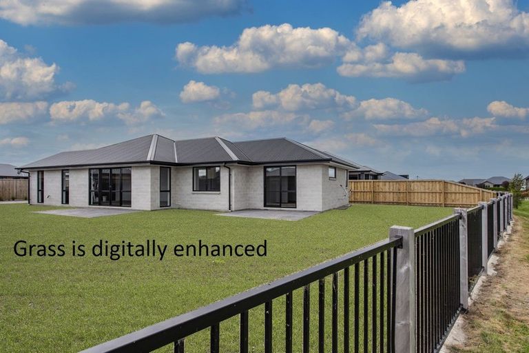 Photo of property in 12 Deans Place, Amberley, 7410