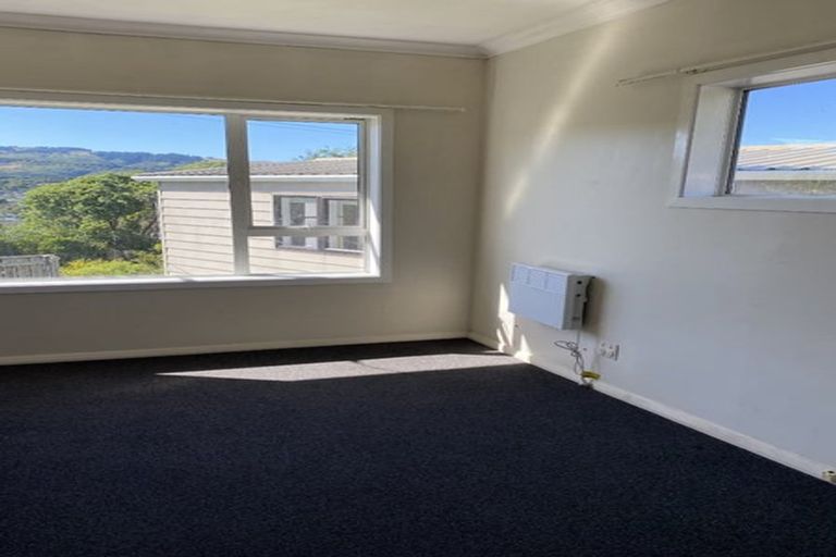 Photo of property in 16 Chester Road, Tawa, Wellington, 5028