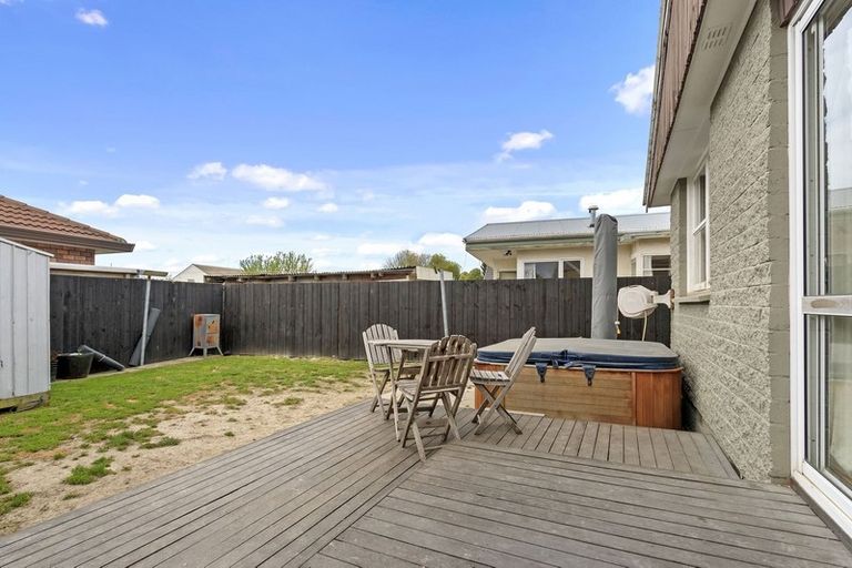 Photo of property in 28 Barnes Road, Redwood, Christchurch, 8051