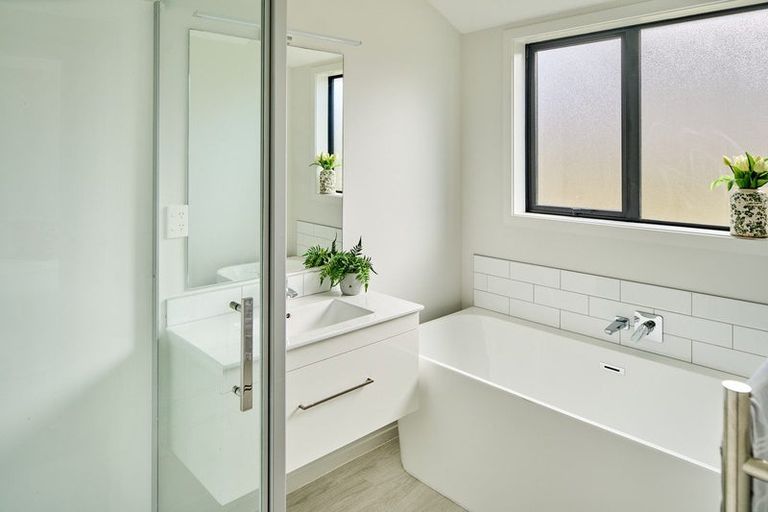 Photo of property in 48 Schooner Drive, Whitby, Porirua, 5024