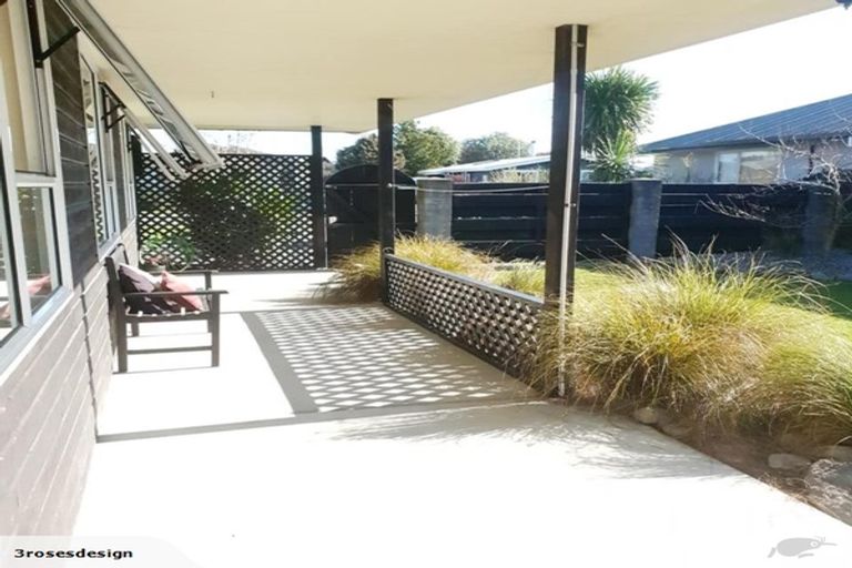 Photo of property in 17 Coates Place, Rangiora, 7400