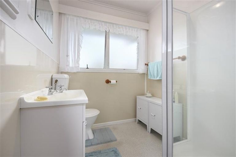 Photo of property in 26 West Coast Road, Glen Eden, Auckland, 0602
