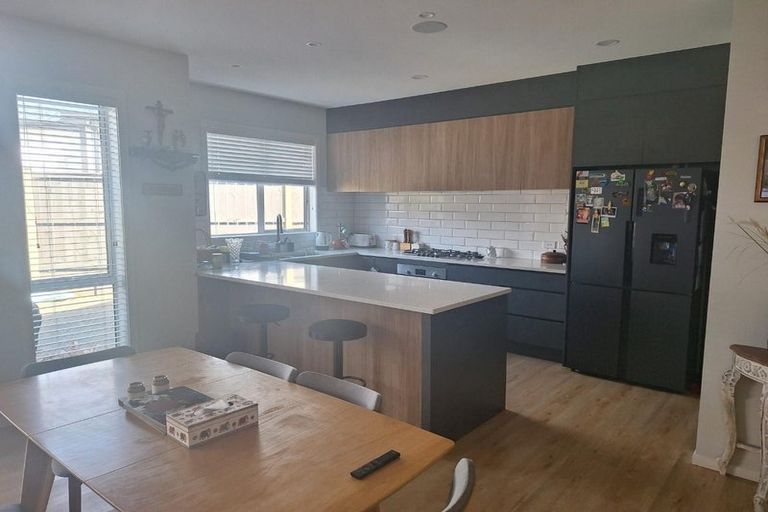 Photo of property in 45 Vinistra Road, Kumeu, 0810