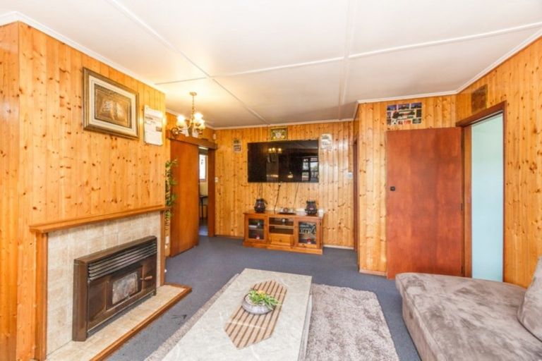 Photo of property in 92 Tremewan Street, Tawa, Wellington, 5028