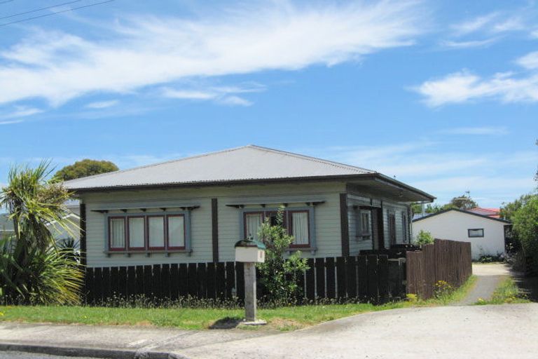 Photo of property in 13 Stevenson Road, Clarks Beach, 2122