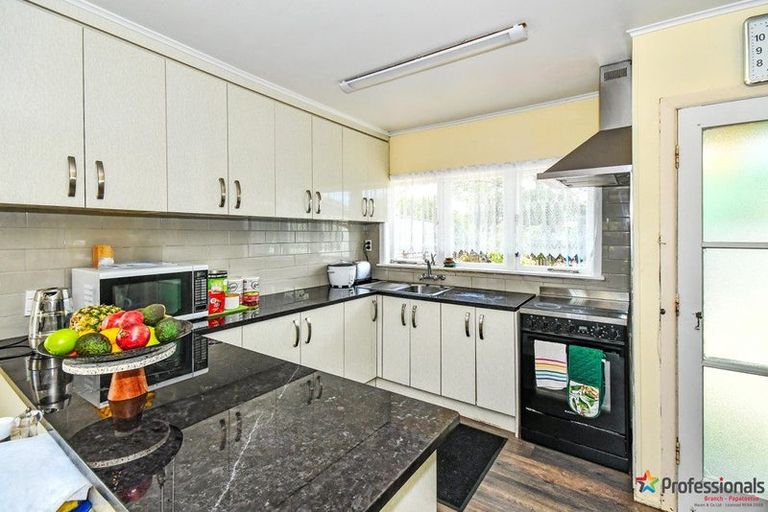 Photo of property in 11 Staines Avenue, Mangere East, Auckland, 2024