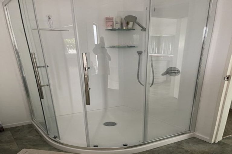 Photo of property in 25 Shelly Beach Parade, Cockle Bay, Auckland, 2014