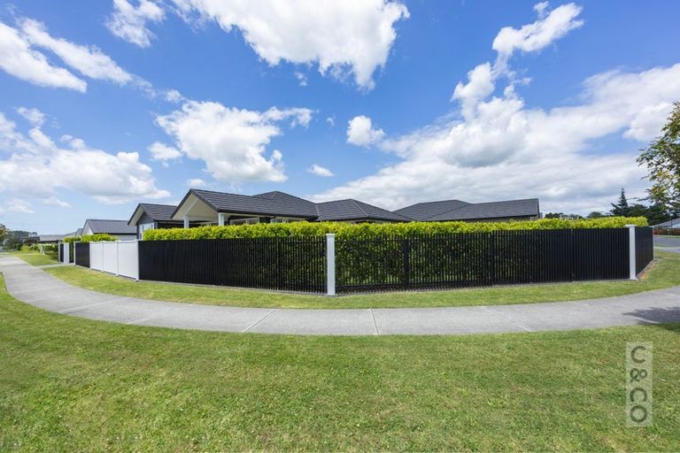 Photo of property in 31 Fruitlands Road, Kumeu, 0810
