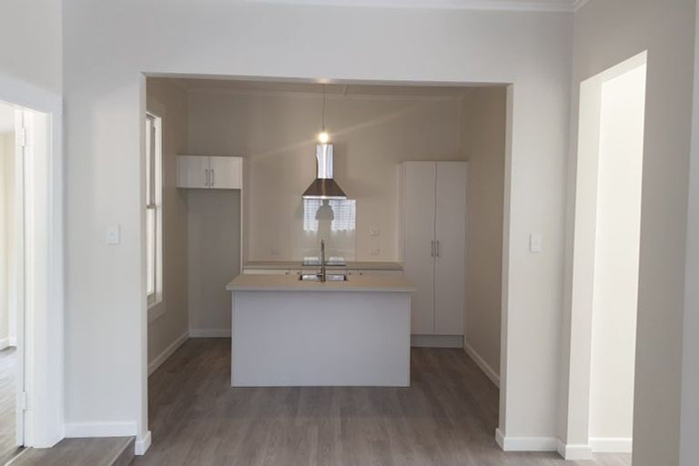 Photo of property in 19 Main Street, Hospital Hill, Napier, 4110