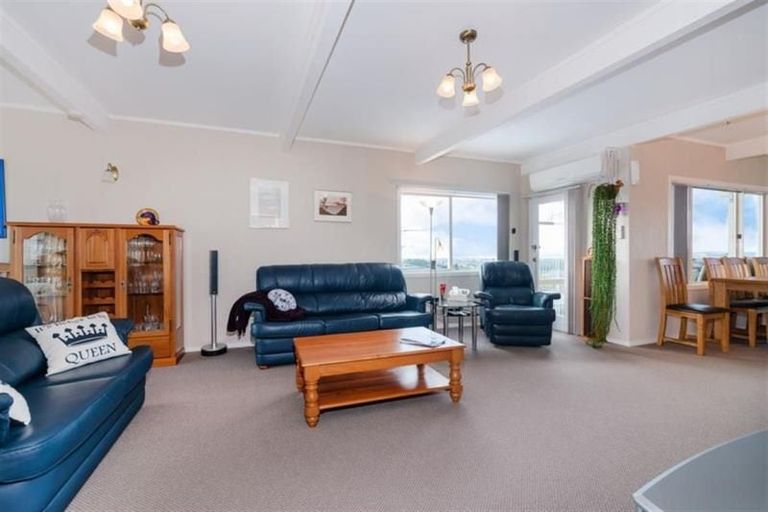 Photo of property in 221 Royal Road, Massey, Auckland, 0614