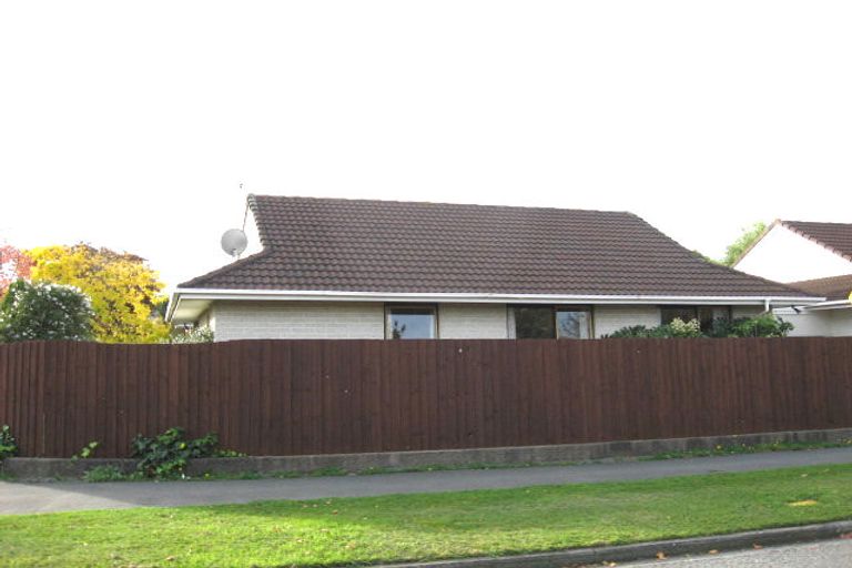 Photo of property in 1/10 Wadeley Road, Ilam, Christchurch, 8041