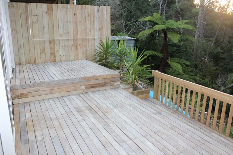 Photo of property in 5 Saddleback Rise, Murrays Bay, Auckland, 0630