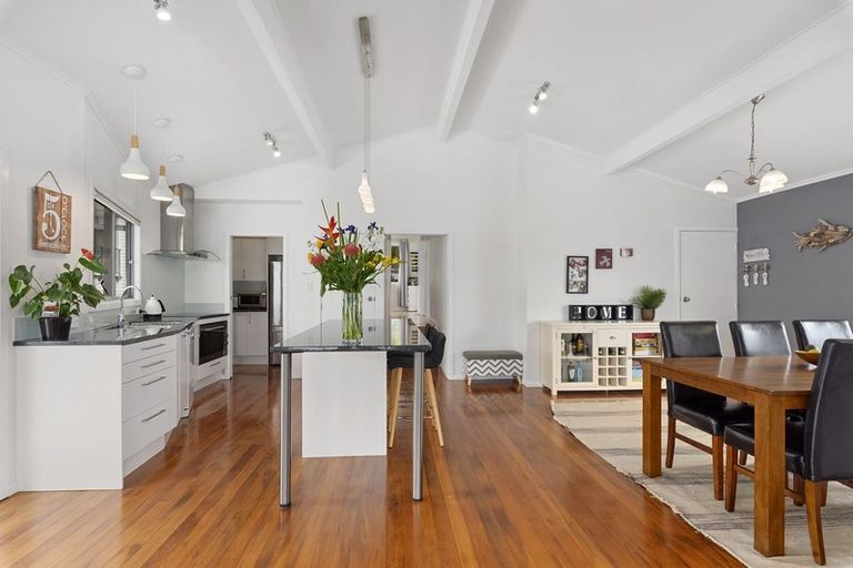 Photo of property in 48 Beulah Avenue, Rothesay Bay, Auckland, 0630