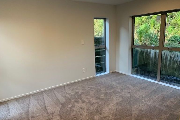 Photo of property in 8a Regency Place, Sunnynook, Auckland, 0632