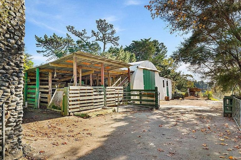 Photo of property in 65 Annett Road, Kumeu, 0891