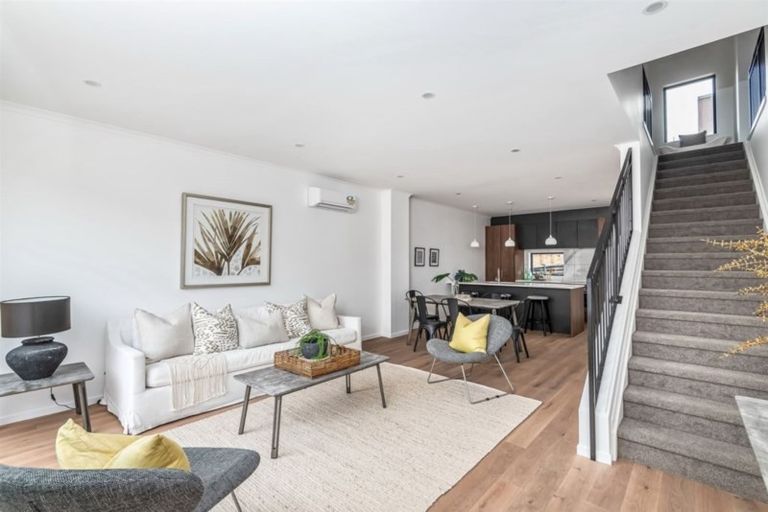 Photo of property in 1 Te One Place, Redwood, Christchurch, 8051