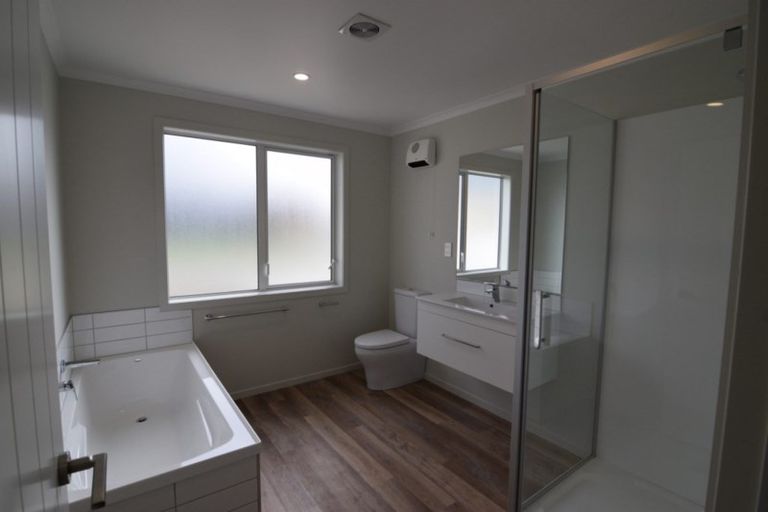 Photo of property in 3 Tapuhikura Street, Waikanae, 5036