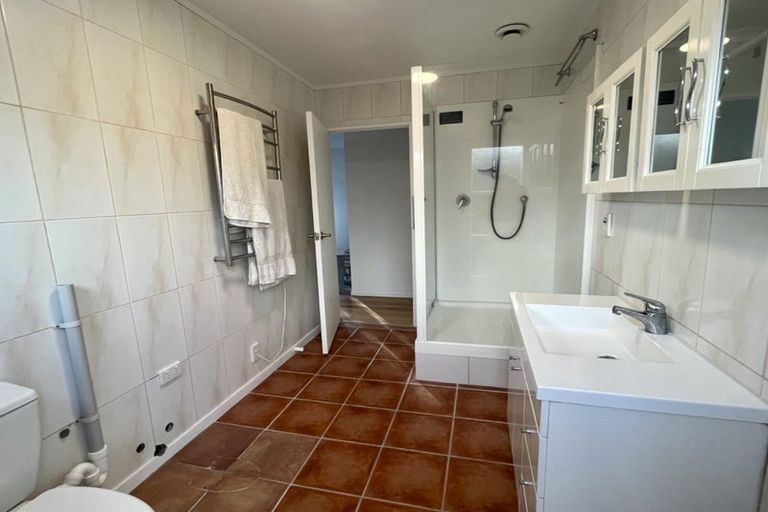 Photo of property in 1/49 Killarney Avenue, Torbay, Auckland, 0630