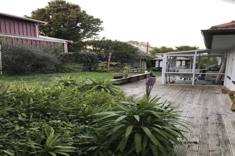 Photo of property in 1/134 Nile Road, Milford, Auckland, 0620