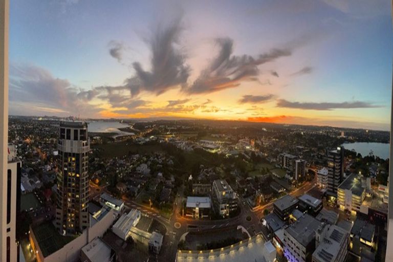 Photo of property in Sentinel Apartments, 2203/3 Northcroft Street, Takapuna, Auckland, 0622